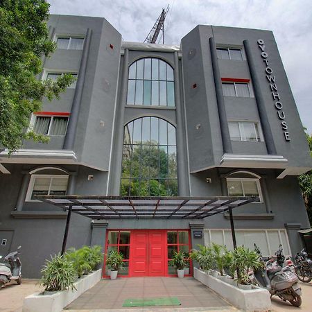 Oyo Townhouse 150 Shreyas Colony Ahmedabad Exterior foto