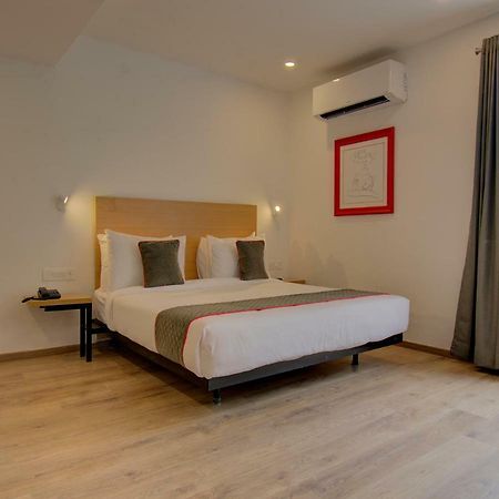 Oyo Townhouse 150 Shreyas Colony Ahmedabad Exterior foto
