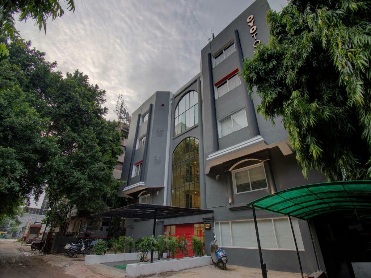 Oyo Townhouse 150 Shreyas Colony Ahmedabad Exterior foto