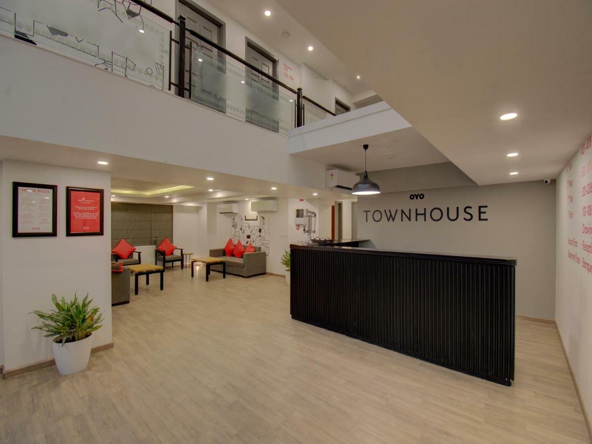 Oyo Townhouse 150 Shreyas Colony Ahmedabad Exterior foto