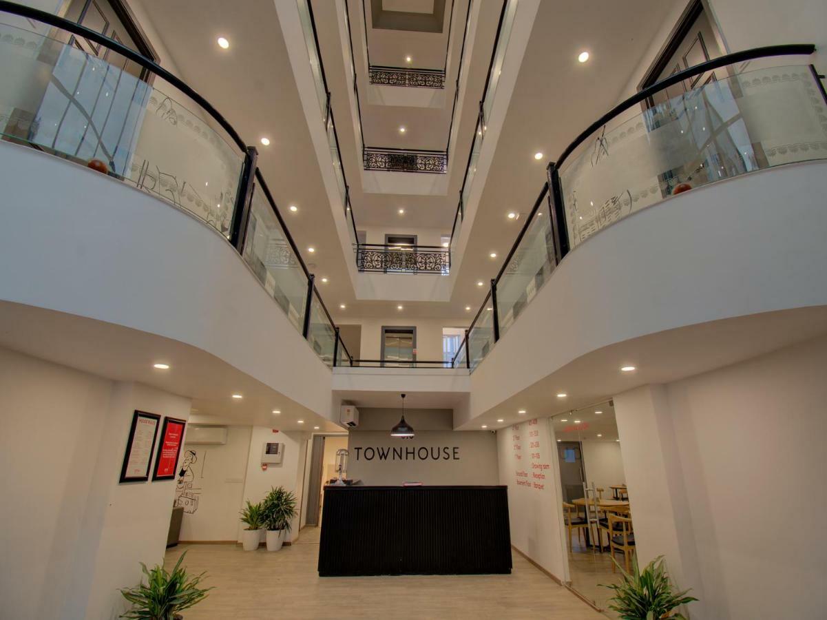 Oyo Townhouse 150 Shreyas Colony Ahmedabad Exterior foto