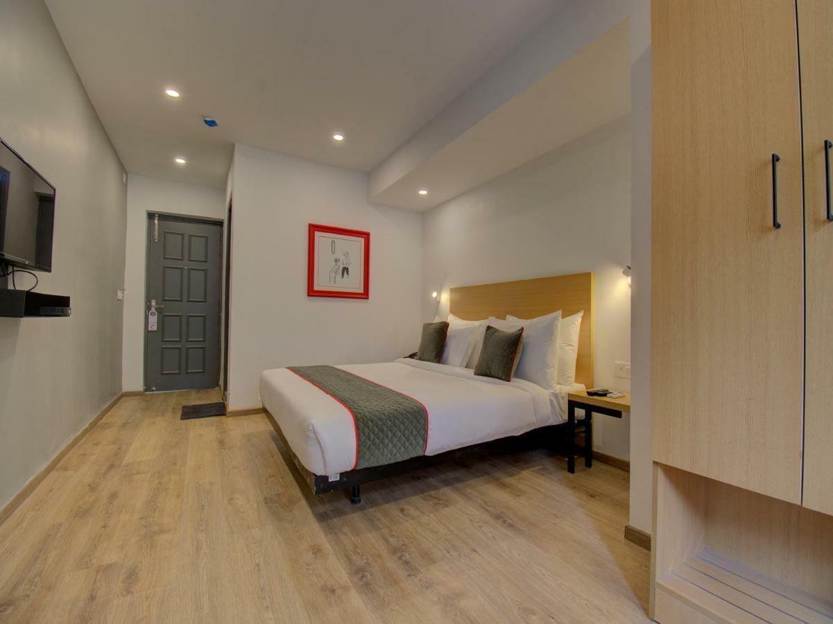 Oyo Townhouse 150 Shreyas Colony Ahmedabad Exterior foto