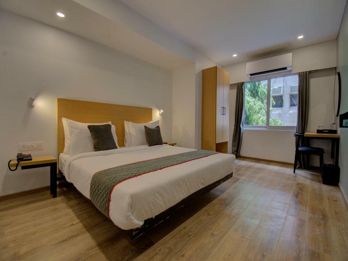 Oyo Townhouse 150 Shreyas Colony Ahmedabad Exterior foto