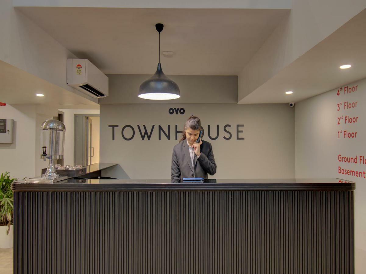 Oyo Townhouse 150 Shreyas Colony Ahmedabad Exterior foto